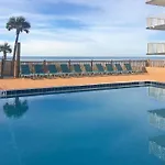 Leeward 403 At Edgewater